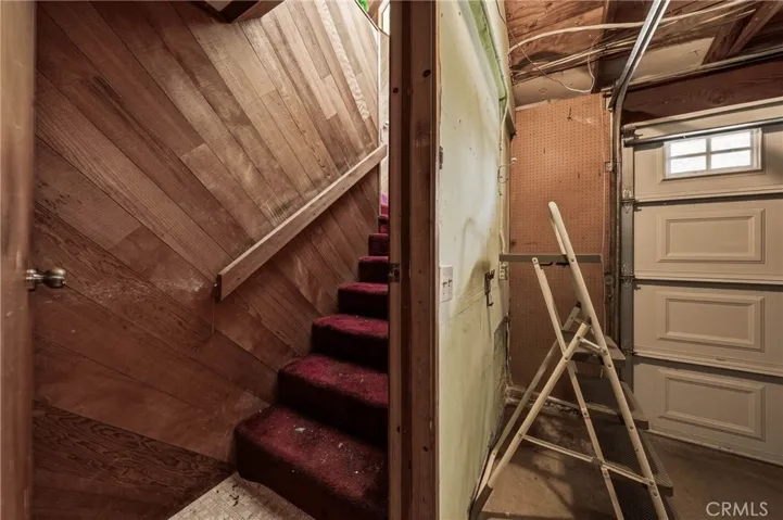 interior stair from garage