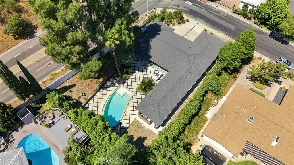 2950 Dona Emilia Drive, Studio City, California 91604 — photo 5