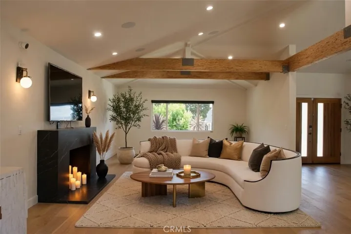 2950 Dona Emilia Drive, Studio City, California 91604