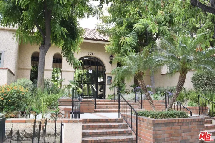 1711 Grismer Avenue 63, Burbank, California 91504