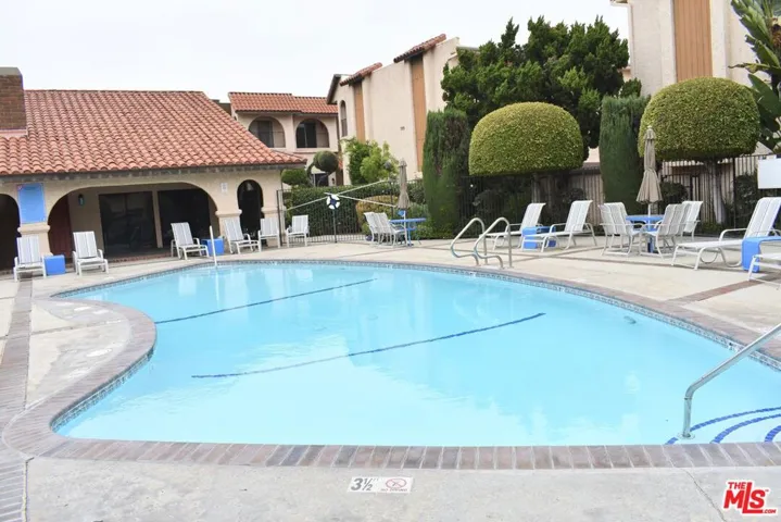 1711 Grismer Avenue 63, Burbank, California 91504