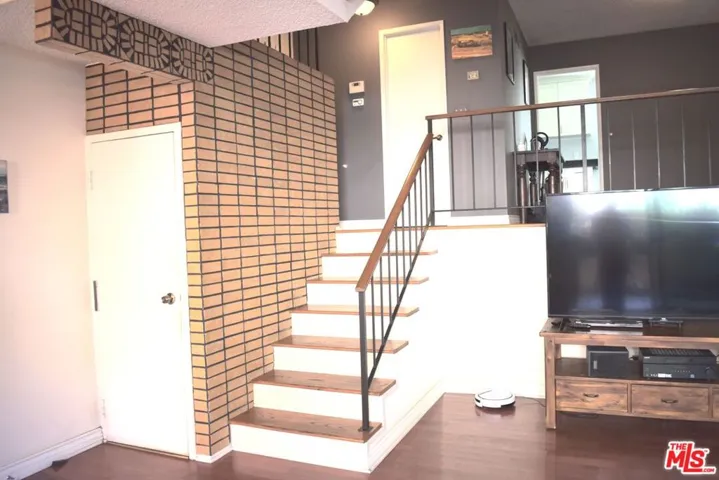 1711 Grismer Avenue 63, Burbank, California 91504