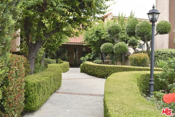 1711 Grismer Avenue 63, Burbank, California 91504