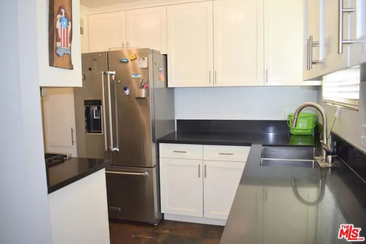 1711 Grismer Avenue 63, Burbank, California 91504