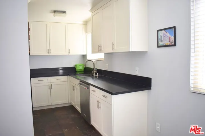 1711 Grismer Avenue 63, Burbank, California 91504