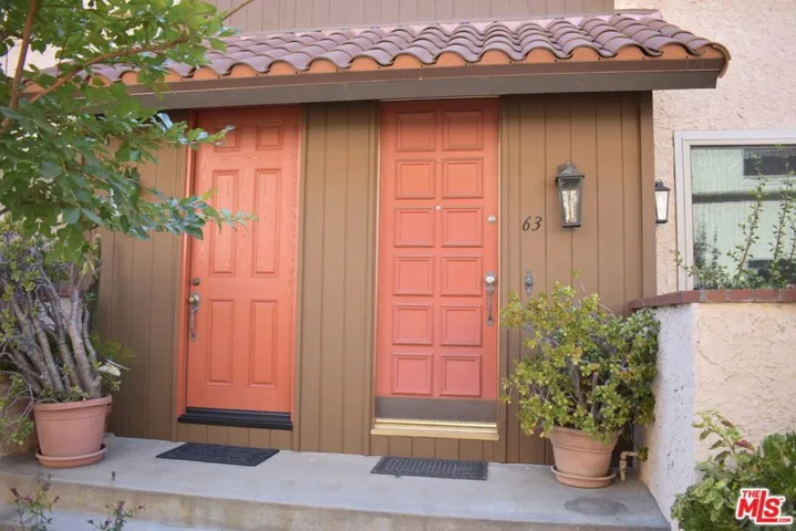 1711 Grismer Avenue 63, Burbank, California 91504