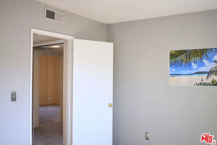 1711 Grismer Avenue 63, Burbank, California 91504