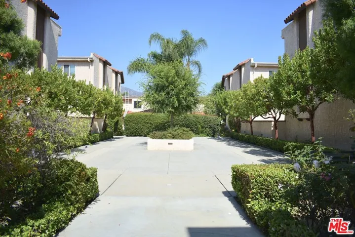 1711 Grismer Avenue 63, Burbank, California 91504