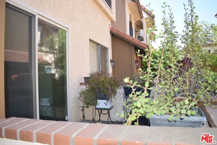 1711 Grismer Avenue 63, Burbank, California 91504
