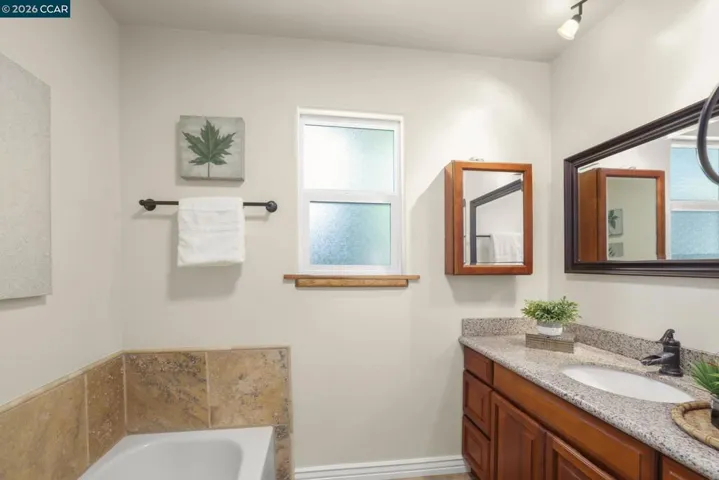 205 Summit Rd, Walnut Creek, California 94598-4729