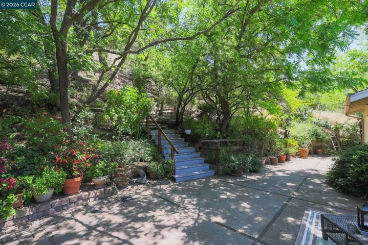 205 Summit Rd, Walnut Creek, California 94598-4729