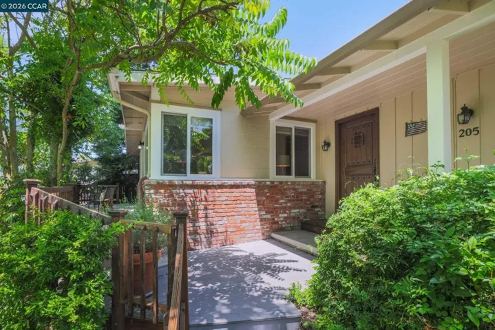205 Summit Rd, Walnut Creek, California 94598-4729