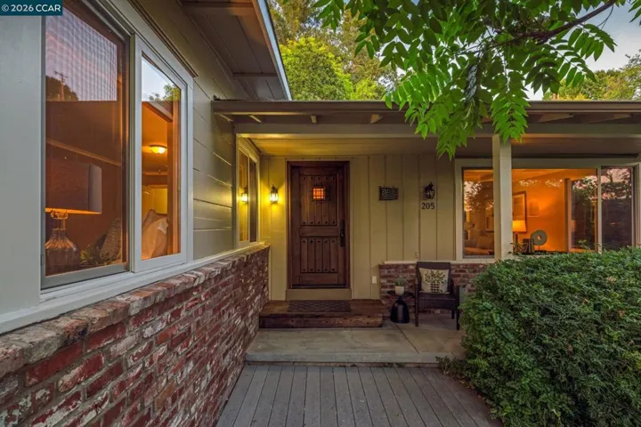 205 Summit Rd, Walnut Creek, California 94598-4729