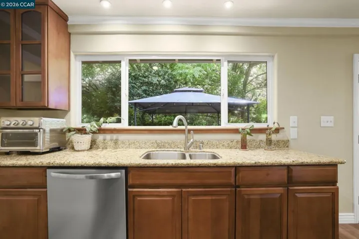 205 Summit Rd, Walnut Creek, California 94598-4729