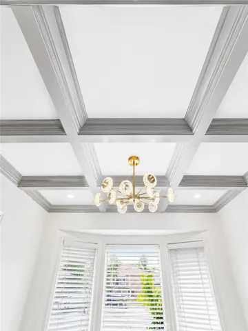 Ceiling in Dining Room