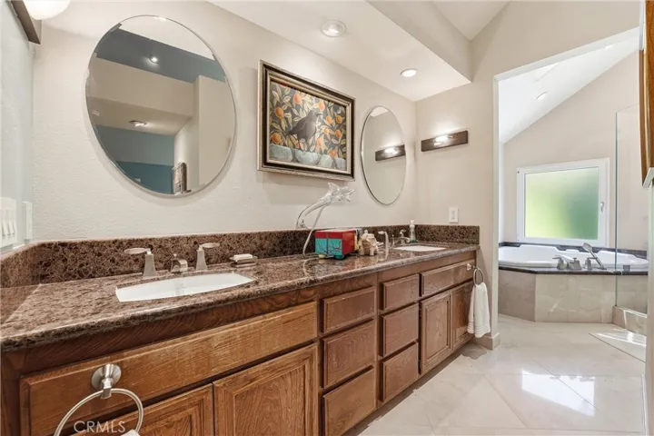 Double vanity area