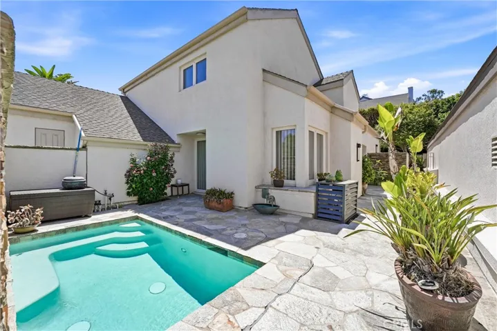Private courtyard and spool to enjoy.