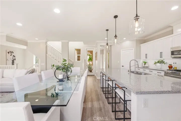 442 Stratus 4, Simi Valley, California 93065