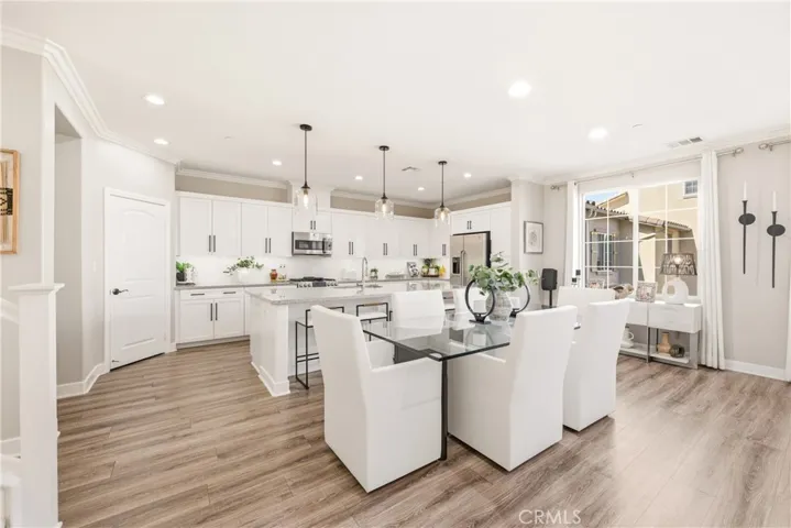 442 Stratus 4, Simi Valley, California 93065