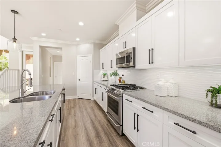 442 Stratus 4, Simi Valley, California 93065