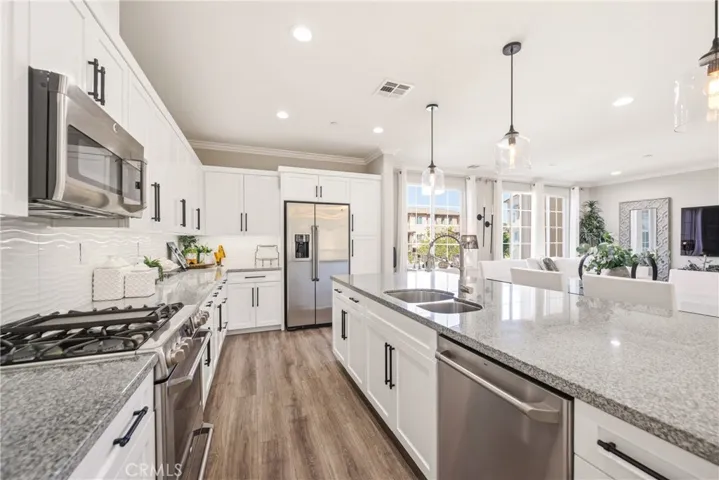 442 Stratus 4, Simi Valley, California 93065
