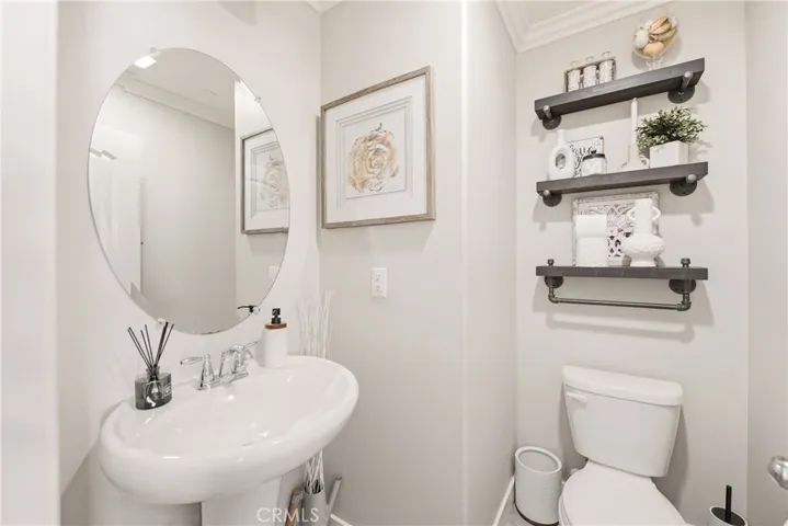 442 Stratus 4, Simi Valley, California 93065