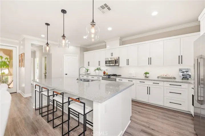 442 Stratus 4, Simi Valley, California 93065