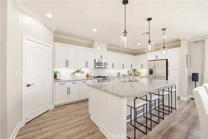 442 Stratus 4, Simi Valley, California 93065