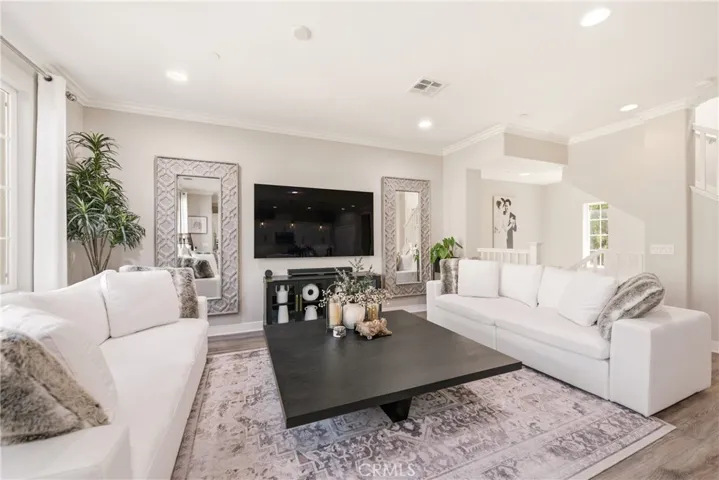 442 Stratus 4, Simi Valley, California 93065