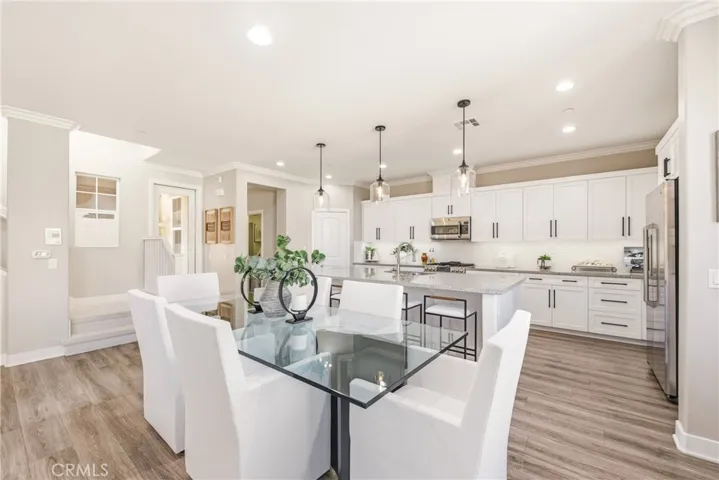 442 Stratus 4, Simi Valley, California 93065