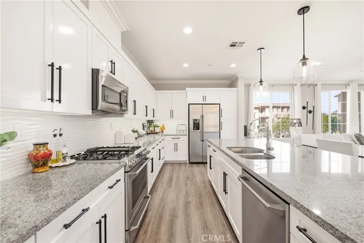 442 Stratus 4, Simi Valley, California 93065