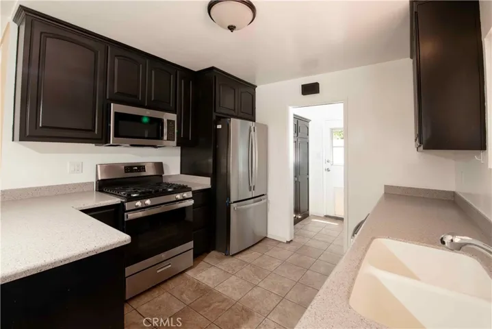 19808 Londelius Street, Northridge, California 91324