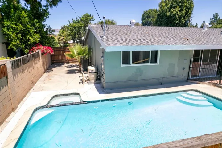 19808 Londelius Street, Northridge, California 91324
