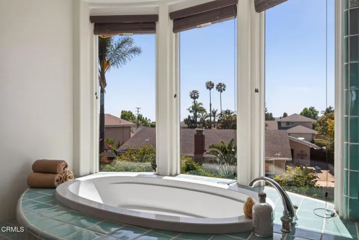 Primary Ensuite Soaking Tub
