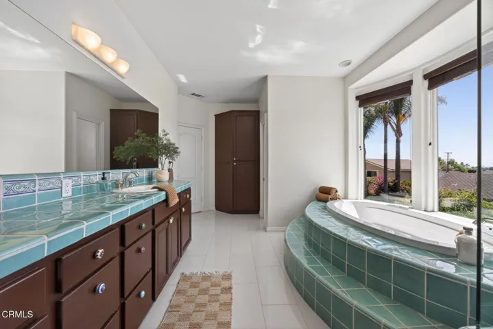 Primary Ensuite Bath