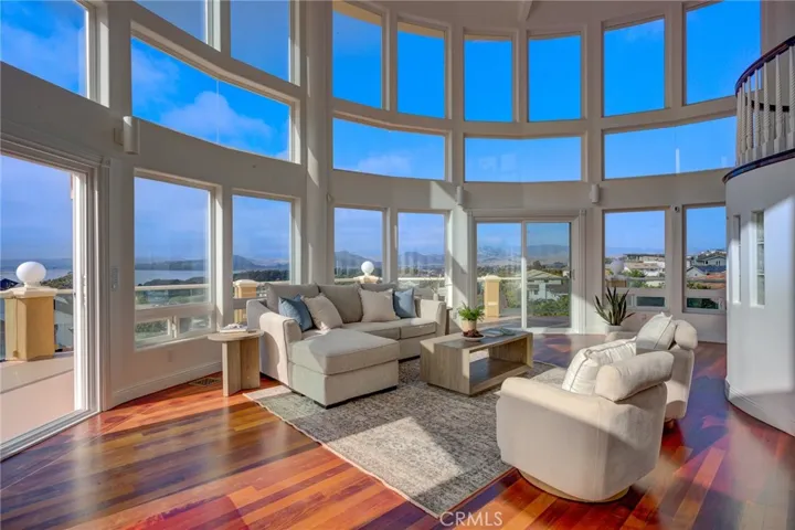 Formal living area