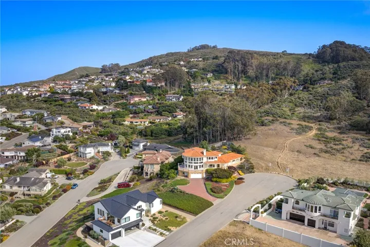 Ariel view of property and surrounding area