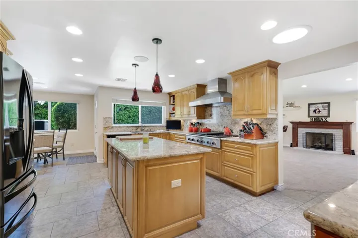 Huge Chef's Kitchen