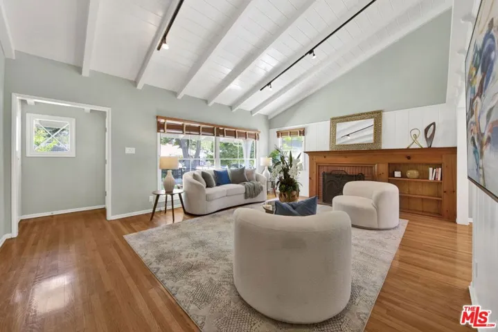4519 Camellia Avenue, Studio City, California 91602
