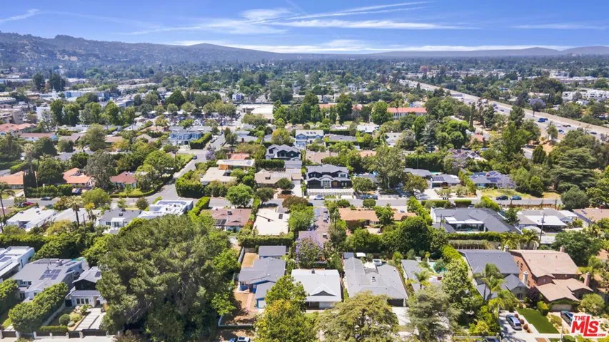 4519 Camellia Avenue, Studio City, California 91602