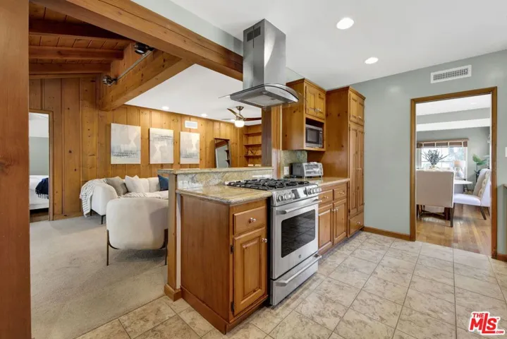 4519 Camellia Avenue, Studio City, California 91602