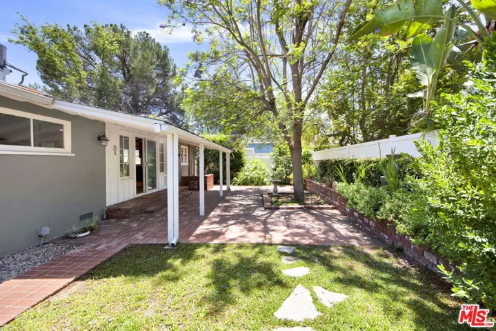 4519 Camellia Avenue, Studio City, California 91602