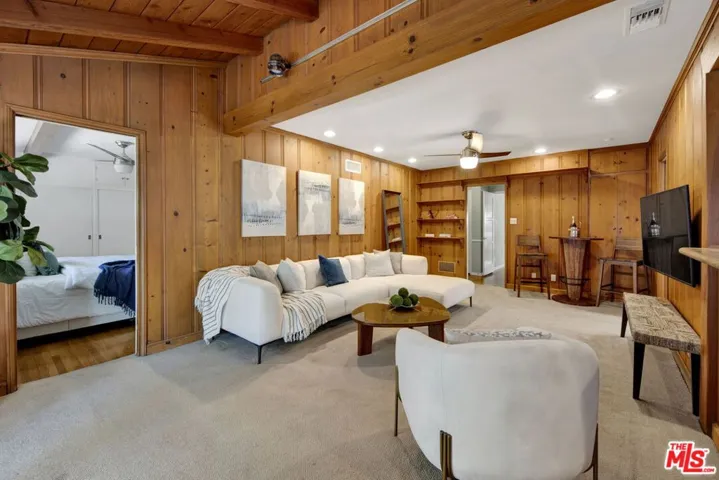 4519 Camellia Avenue, Studio City, California 91602