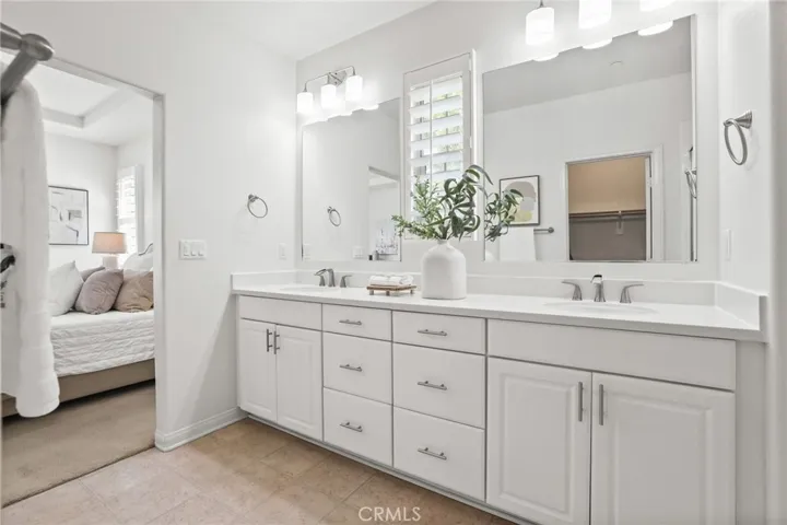 202 Rose Arch, Irvine, California 92620