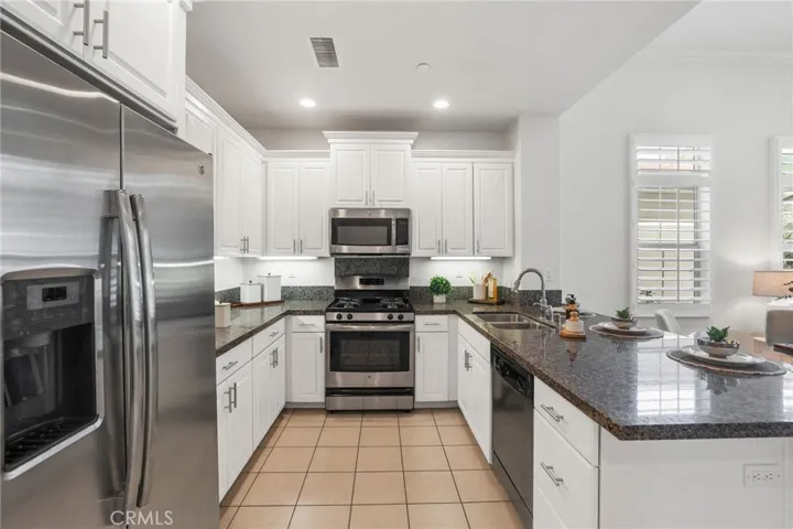 202 Rose Arch, Irvine, California 92620