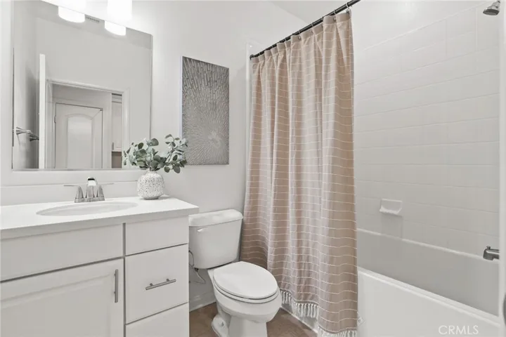 202 Rose Arch, Irvine, California 92620