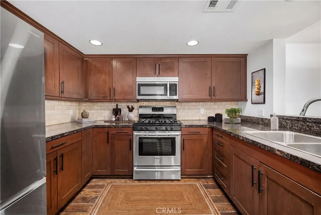 kitchen digitally staged
