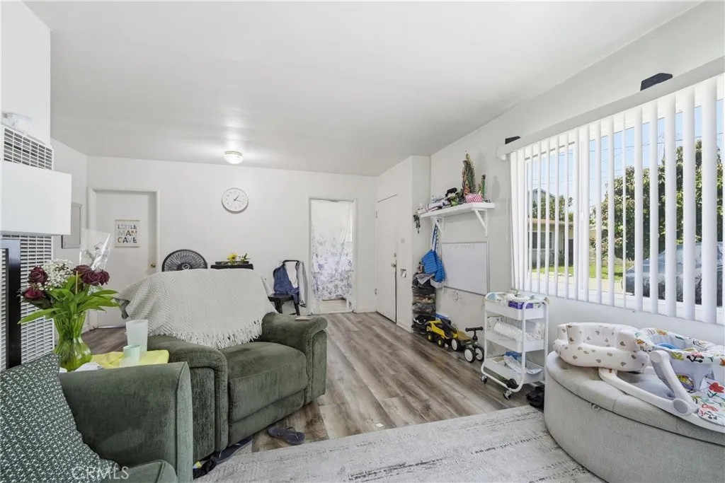 8427 Otis Street, South Gate, California 90280 — photo 4