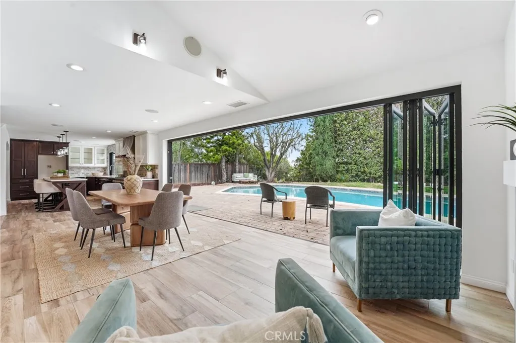 Welcome to California Style Elevated Entertaining! Large Kitchen adjoining Large Entertainment Areas