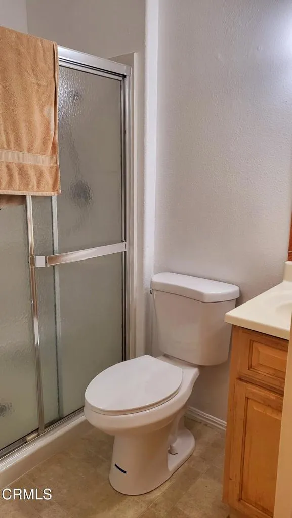 bath primary room